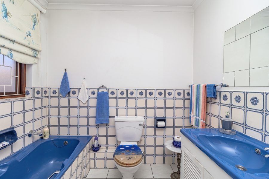 4 Bedroom Property for Sale in Goodwood Park Western Cape